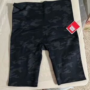 Spanx Look at Me Now Black Camo Short